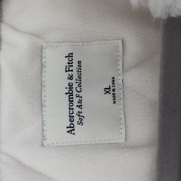 Abercrombie Sherpa Vest - Picture 2 of 3